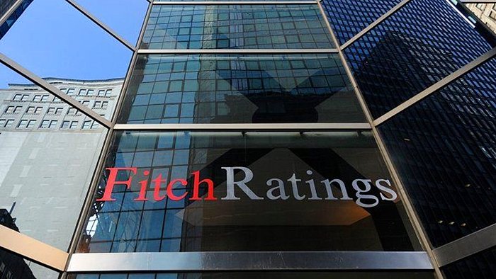 Fitch, Türkiye’nin Kredi Notunu Düşürdü: Yüksek Enflasyon, Düşük Dış Likidite ve Zayıf Politika Güvenilirliği