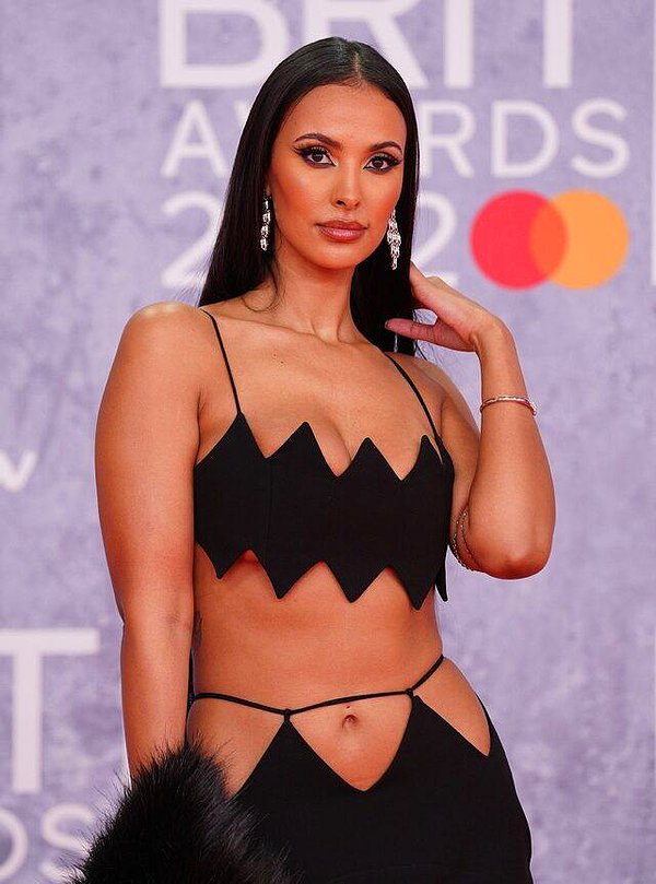 7. Ünlü İngiliz sunucu Maya Jama, 2022 Brit Ödülleri'ne elbisesiyle damga vurdu.