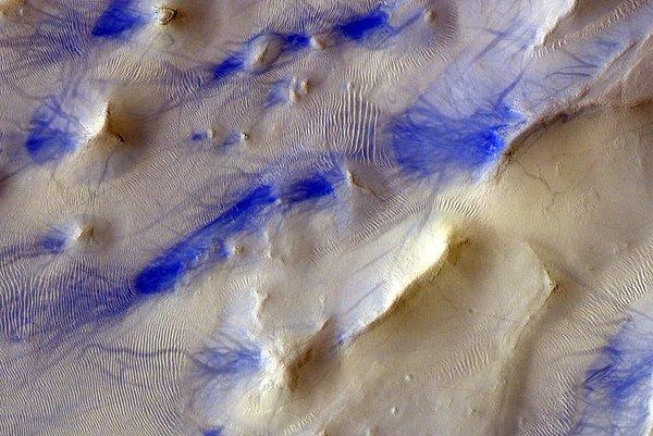 ESA'ya göre Mars'ın bu bölgesi "kaotik arazi" diye niteleniyor.