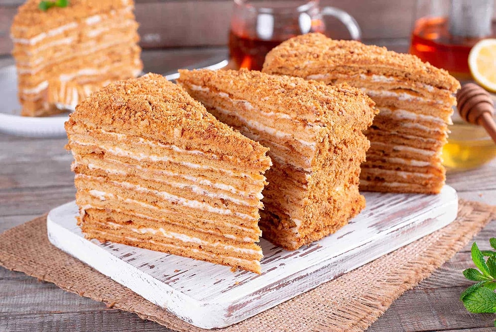 Ballı Medovik Tarifi: Ballı Medovik Nasıl Yapılır? Ballı Medovik Malzemeleri Nelerdir?