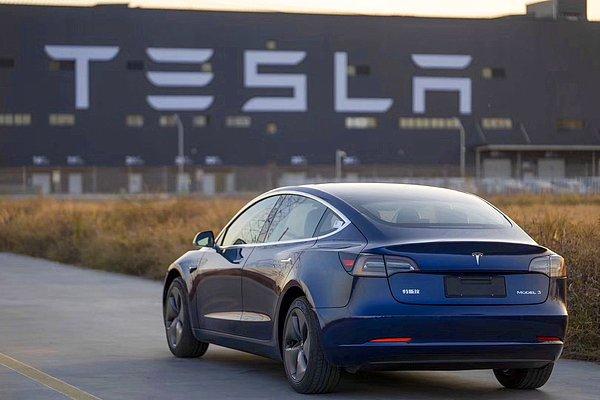 Bu son geri çağırma Tesla'nın 2020'den 2022'ye kadar çıkardığı bazı Model X, S ve Y araçların yanı sıra 2017'den 2022'ye kadar çıkardığı Model 3 araçları da dahil 500 binden fazla arabayı kapsıyor.