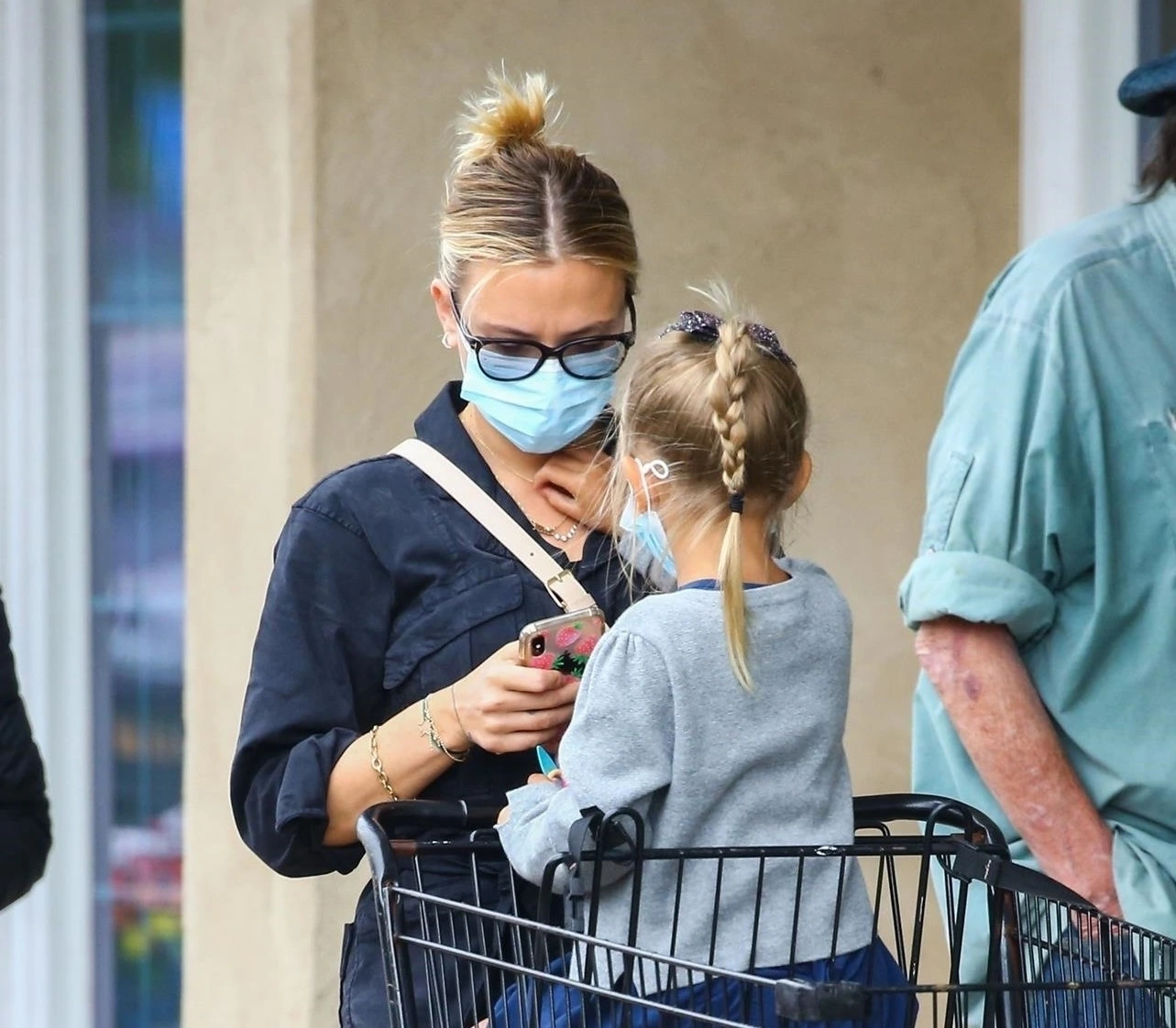 Who Are Scarlett Johansson s Kids Rose Dorothy And Cosmo 