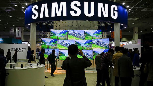9 Şubat tarihinde Samsung, en yeni akıllı telefon modeli Galaxy S22 ile birlikte S22+, S22 Ultra ve Galaxy Tab S8'i resmi olarak tanıtmıştı.