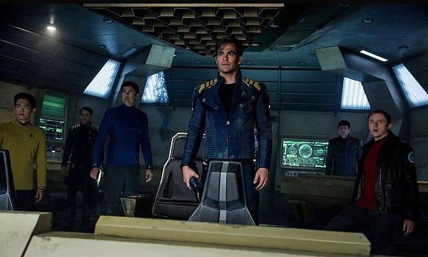 16. "Star Trek", ana kadrosuyla beraber serinin 4. filmi için geri dönüyor.