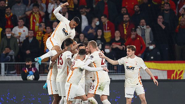 4 penaltının çıktığı maç 104. dakikada sona erdi ve Galatasaray Göztepe'yi 3-2 mağlup etmeyi başardı.