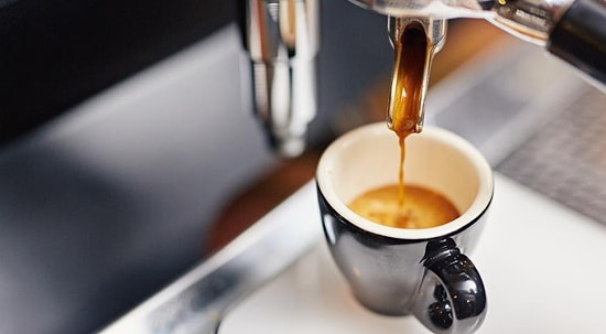 Новое исследования показало, что психопаты предпочитают черный кофе без сахара