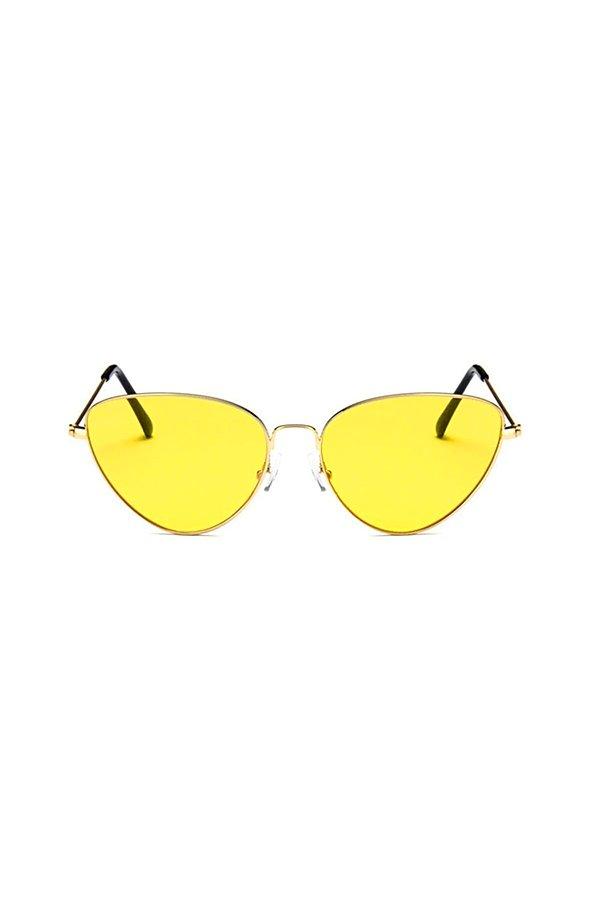 4. Bu sarı gözlük elbiselerinizle çok hoş duracak.