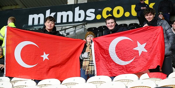 ''İngiliz Basınında Devamlı Övgüler Okuyorum."