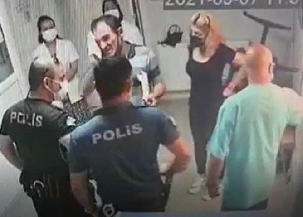 11. 7 Eylül 2021 - Manisa’nın Turgutlu ilçesinde, aile sağlığı merkezinde görevli doktor Çınar Özdemir, kendisine ilaç yazmadığını iddia eden M.Ü.'nün yumruklu saldırısına uğradı.
