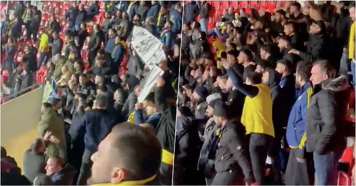Fenerbahçe Taraftarları Çekya'da 'Ali Koç Başkan, Fenerbahçe Perişan' Tezahüratı Yaptı