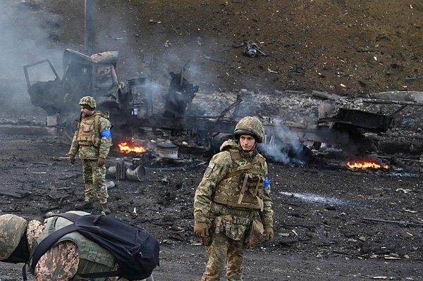 22:50 | Ukrayna: Rusya'ya ait 14 uçak, 8 helikopter, 102 tank ve 3 bin 500'den fazla asker vuruldu