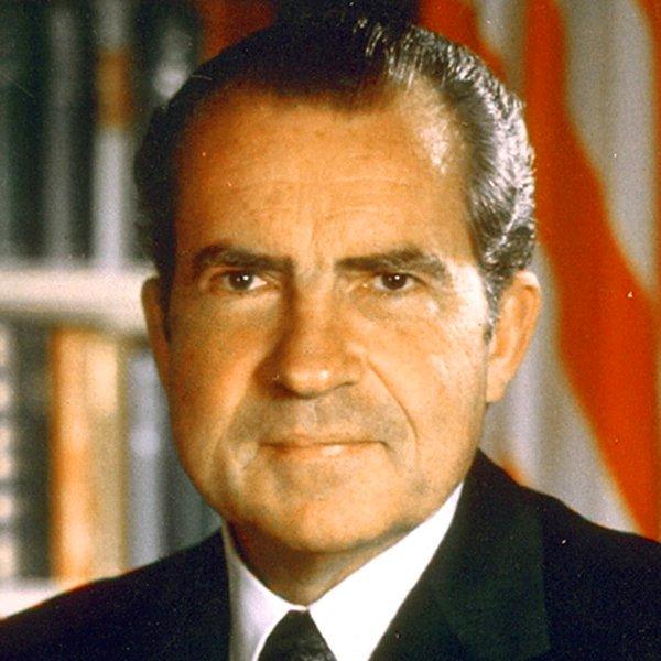 ABD Başkanı Richard M. Nixon istifa etti.