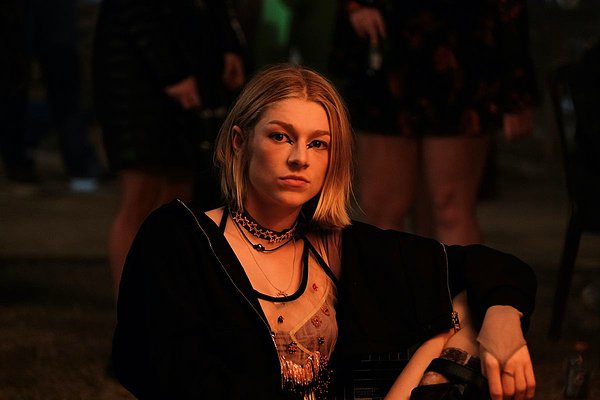 Jules rolünde Hunter Schafer (Euphoria)