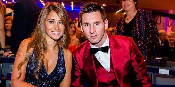 Leonel Messi, çocukluk aşkı Antonella Roccuzzo ile 2017 yılından bu yana evli.