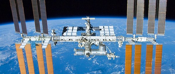 UUİ, oldukça zengin bir tarihe sahiptir. Kasım 2000'den beri sürekli olarak astronot ekipleri tarafından kullanılır, ve bu süre boyunca hiç boş kalmamıştır.