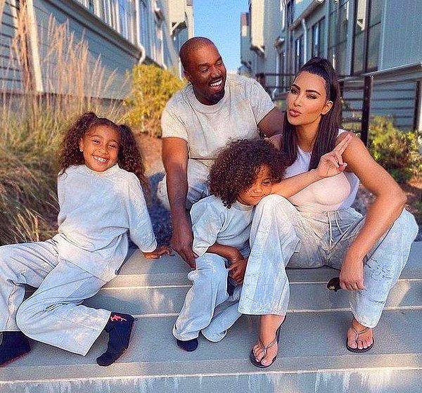 Eski eşi Kim Kardashian ile boşandıktan sonra sosyal medya hesaplarından herkese laf atan Kanye her gün başka bir sözüyle sansasyon yaratıyor.