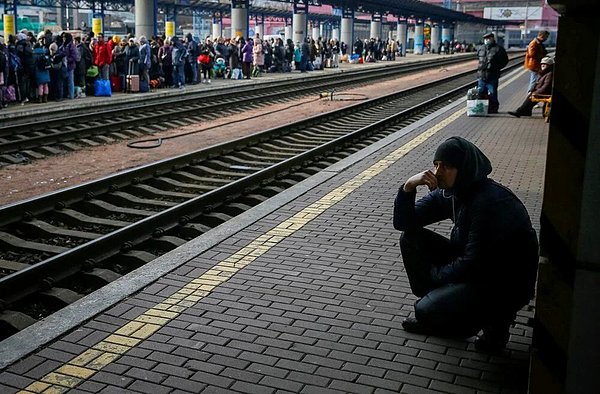 Rusya Savunma Bakanlığından yapılan açıklamada, Mariupol ve Volnovaha’dan sivillerin çıkması için insani koridorların açıldığı belirtmişti.