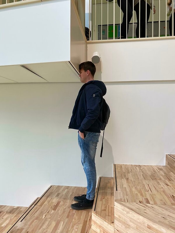 14. Они построили эту школу месяц назад