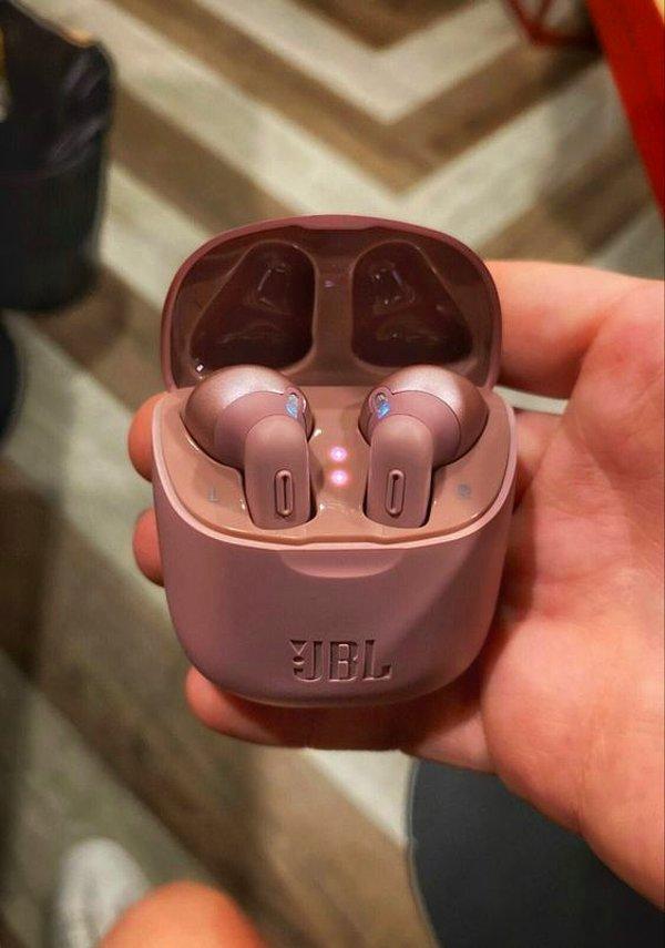 1. JBL Kablosuz Kulak İçi Bluetooth Kulaklık
