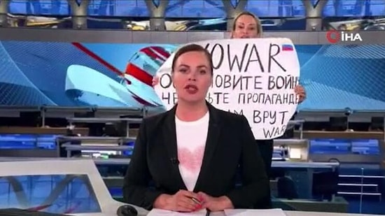 Rus Televizyon Kanalında Canlı Yayında 'Savaşa Hayır' Pankartı Açıldı