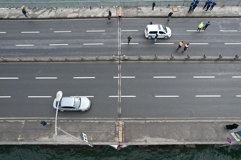 Unkapanı Köprüsü'yle İlgili Uzmanlar Uyardı: 'Ömrünü Tamamladı, Yeniden Yapılsın'