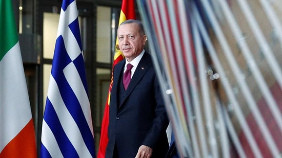 Hıncal Uluç Köşesinden İlan Etti: 'Krizde Bir Dünya Lideri Yarattık'