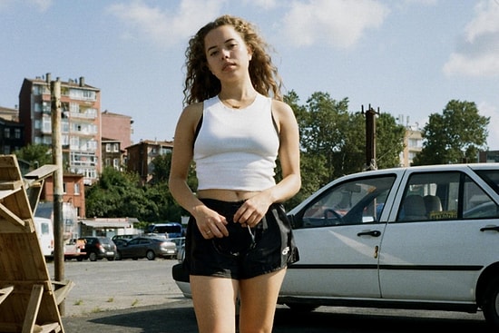 Nilüfer Yanya’s Second Album ‘PAINLESS’ Is Flawed and Moody