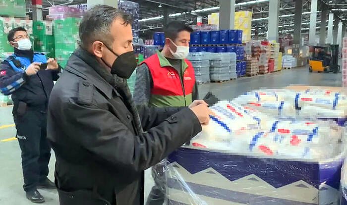 Rafları Boş Duruyordu! Zincir Marketin Deposunda Stoklanmış 48 Ton Toz Şeker Bulundu