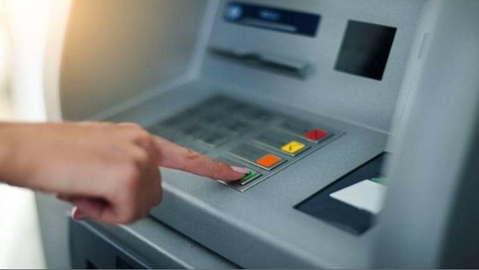 ATM'deki Akılalmaz Olay: Makina Bozuk Diyerek 38 Kişiyi 100 Bin TL Dolandırdı