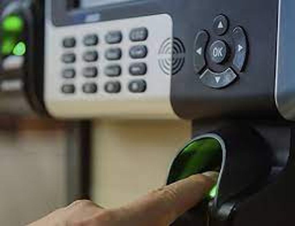 Anayasa Mahkemesi, Parmak İziyle İş Takibinin Hak İhlali Olduğunu Söyledi