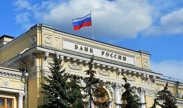 Rusya Merkez Bankası, faiz oranını şubat ayında önce 100 baz puan, sonra da 1050 baz puan artırım yaptı
