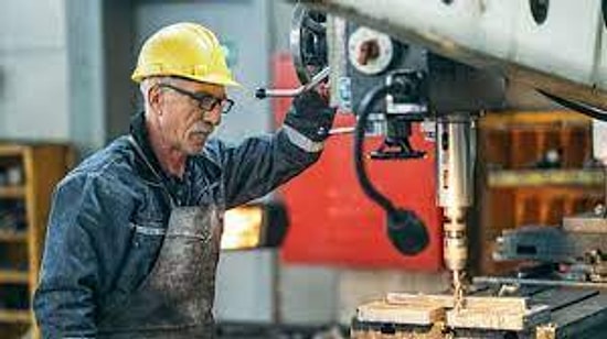 Çalışan Emeklinin Maaşından Kesinti Yapılır mı?