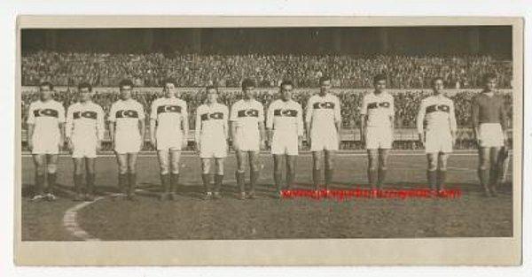1955 yılında oynadığımız dostluk maçında ilk kez Portekiz ile karşılaşan Türkiye maçı 3-1 kazanmıştı. Gollerimiz Lefter, Metin Oktay ve Nazmi Bilge'den gelmişti.