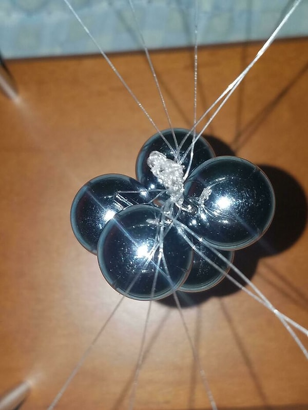 21. Что мой кузен сделал с моей колыбелью Ньютона