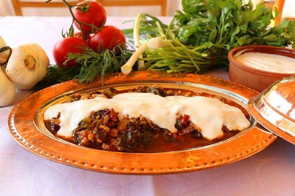 67. Zonguldak-Çükündür Mancarı. Çükündür daha çok halk arasındaki ismidir, asıl ismi kırmızı pancardır. Kırmızı pancardan yapılan bu yemek Zonguldak'ta çok meşhurdur.