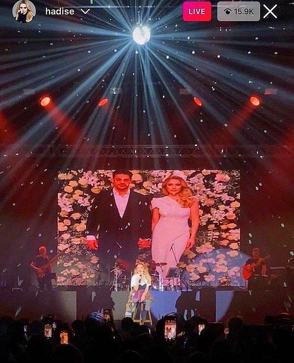 20. Mehmet Dinçerler'le aşkı doruklarda yaşayan Hadise, konserinde nişanından fotoğraflar paylaştı!