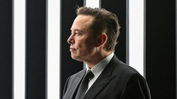 Elon Musk Koronavirüse Yakalandı