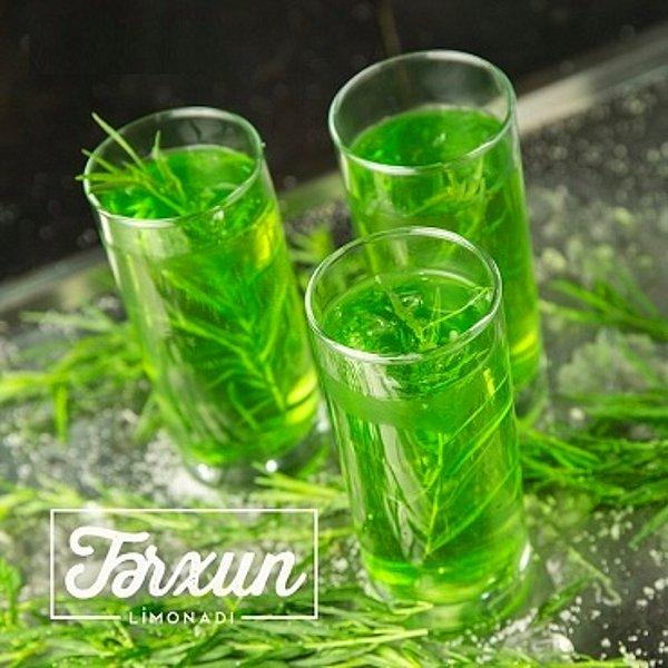 Azerbaycan'da tarhun içecek olarak sıklıkla tüketilir: "Tərxun limonad" yani tarhun limonatası.