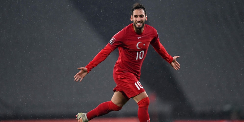 A Milli Futbol Takımı'nda Yeni Kaptan Hakan Çalhanoğlu