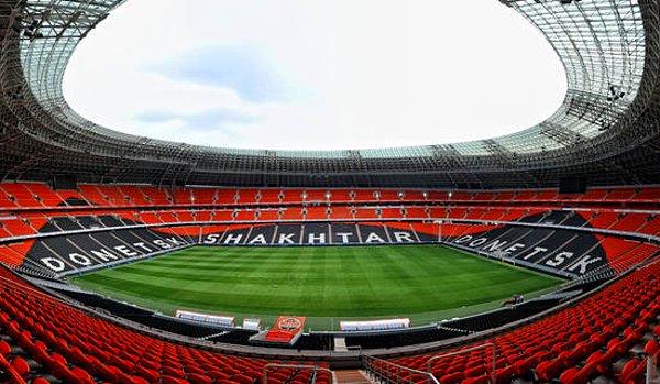Ancak Shakhtar Donetsk takımı, Vladimir Putin'in bölgeyi ilhak etmesinin ardından 50 bin kapasiteli Donbass Arena'yı terk etmek zorunda kalmışlardı.