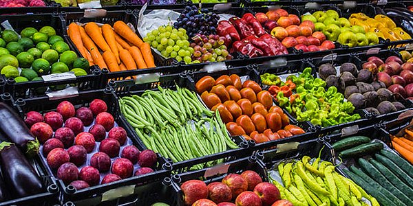 Türkiye Ziraat Odaları Birliği (TZOB) Genel Başkanı Şemsi Bayraktar, mart ayıyla birlikte üreticiyle market arasındaki fiyat farkının 5,5 kat olduğunu söyledi.