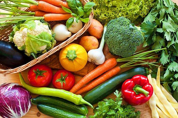 Eylül ayı ile birlikte yaz sebzelerine veda ediyoruz. Özellikle domates gibi sebzelerin tüketilmesi için son ay Eylül. Eylül ayında yiyebileceğiniz sebzeler ise şunlar: