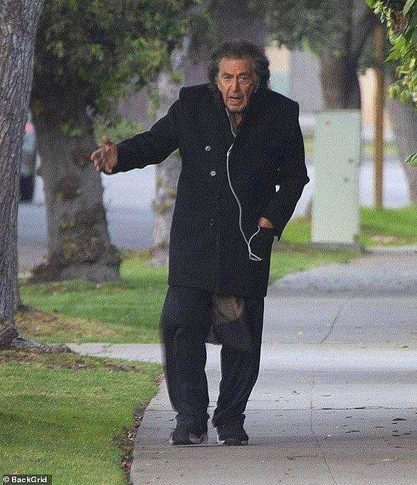 11. Al Pacino Beverly Hills sokaklarındaki ilginç tarzı ile sosyal medyanın gündemi oldu.