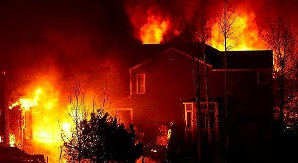 14. Yangınlarda pek çok insan yanarak değil boğularak vefat eder. Bu nedenle herhangi bir yangın durumunda yere en yakın yere kendinizi konumlandırın.