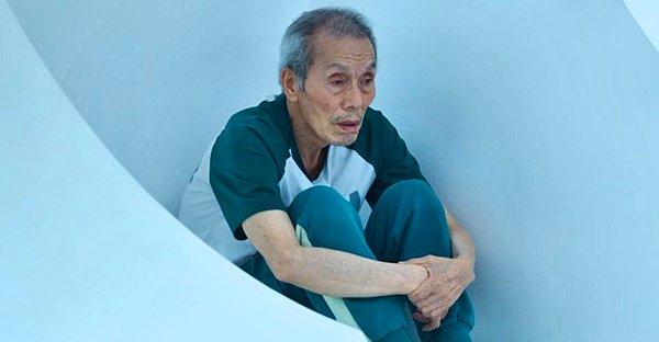 8. Squid Game’in yaratıcısı Hwang Dong-hyuk, İtalyan yazar Umberto Eco’nun bir romanından esinlenerek senaryosunu yazdığı ‘Yaşlıları Öldürme Kulübü’ filmi için çalışmalara başladı.