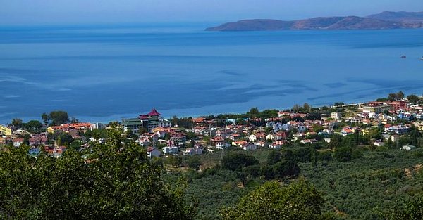 Ocaklar, Çuğra ve Kurbağalı Plajlarıyla bilinen Erdek'te Paflima koyuna da uğrayabilirsiniz.