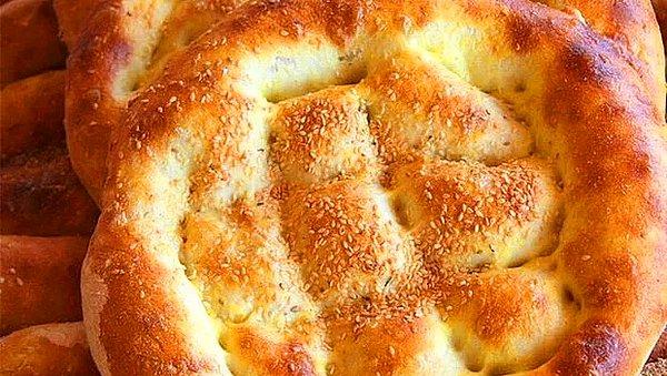 Bu sebeple pide yalnızca Ramazan aylarında üretilen ve yıl boyunca dört gözle beklediğimiz özel bir ekmeğe dönüşüyor!