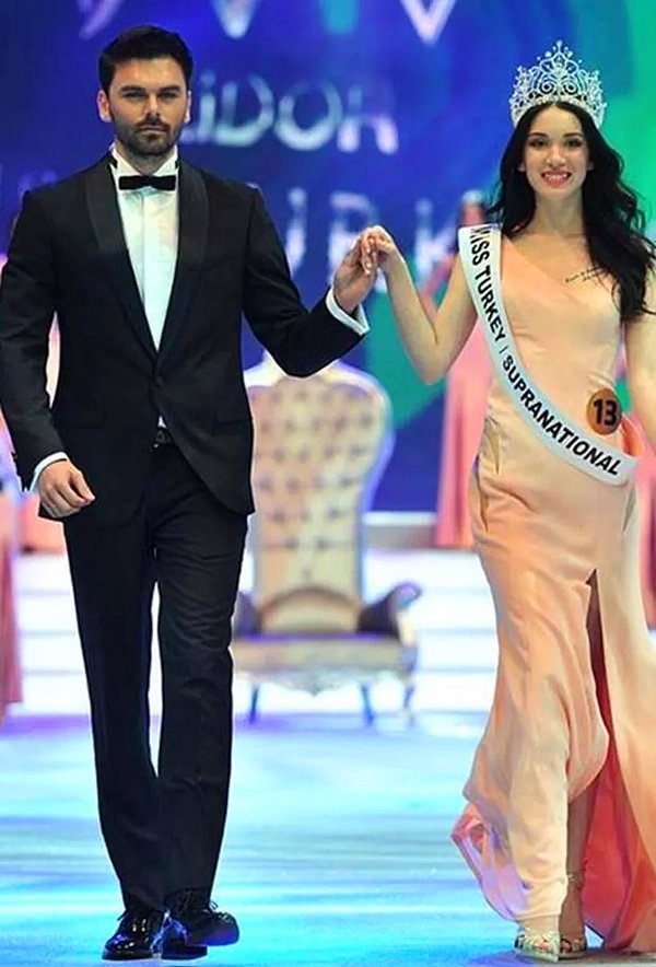 Hazal Subaşı, Miss Supranational'a katılan ilk Türk kadın olarak tarihe geçti.