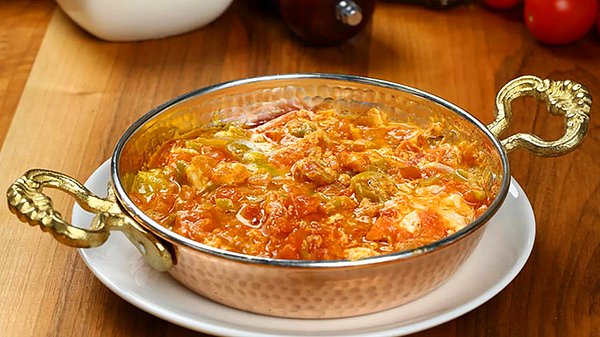 2 adet yumurtalı ve sebzeli menemen: 250 kalori.