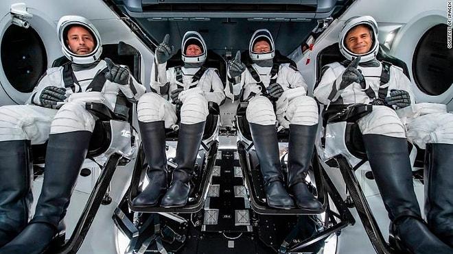 Uzaya İlk 'Özel Ticari' Görev: SpaceX 3 Kişiyi Uzaya Gönderdi!